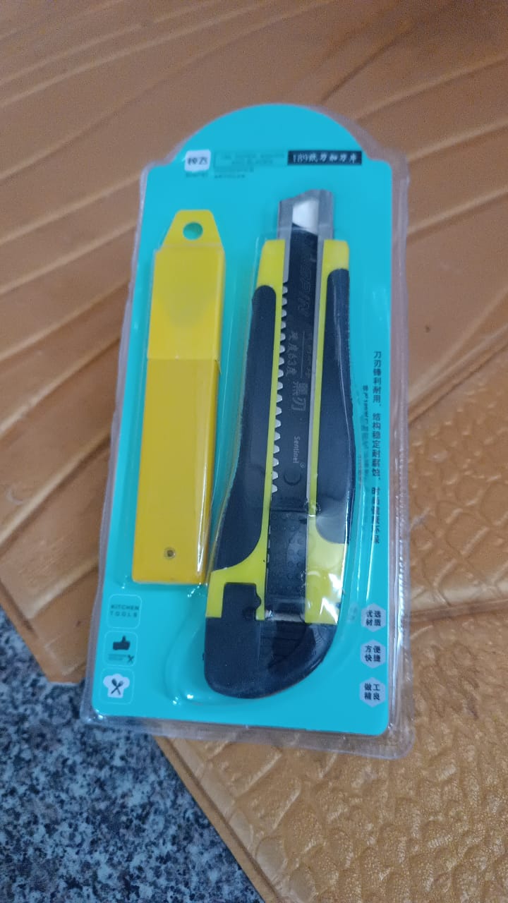 Cutter Knife Set with 1 Replacement Blades, Cutter Knife Advanced Tool (1 Pc / Mix Color) Cutter Knife Set with 1 Replacement Blades, Cutter Knife Advanced Tool (1 Pc / Mix Color)